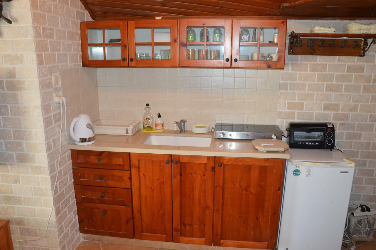 Czarina Cabin הבקתה הקיסרית והדירה הקיסרית Czarina Apartment Caesarea Exteriör bild